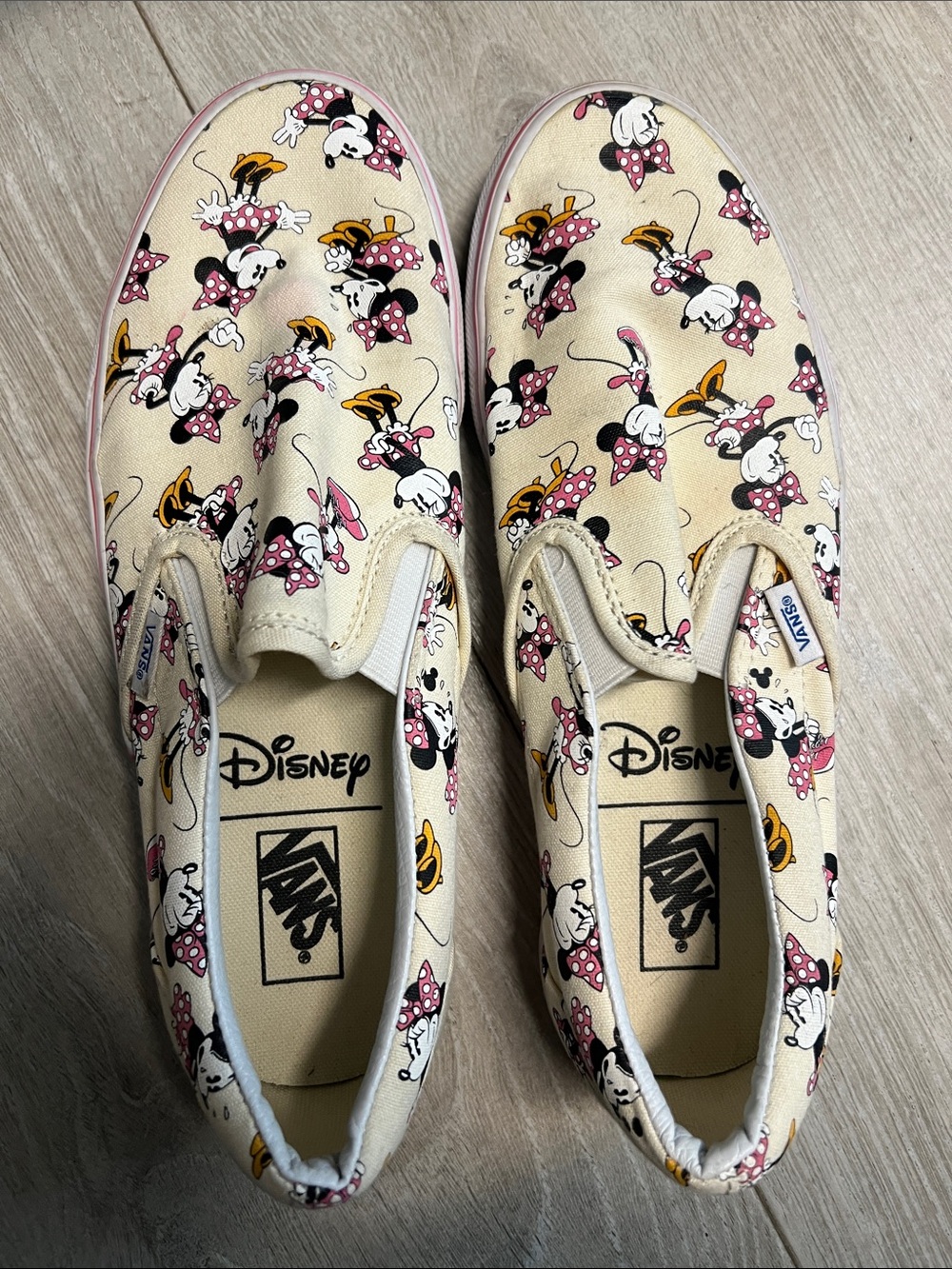 Disney Vans, in Cream with Pink Minnie Print